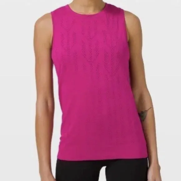 Lululemon Athletica Fletching Lines Raspberry Tee - Picture 1 of 7